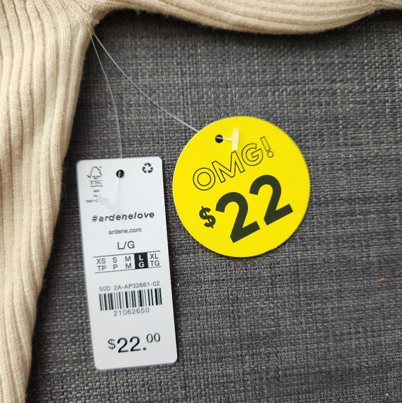 Cropped Cardigan ‼️ (3/$25) - Picture 7 of 8